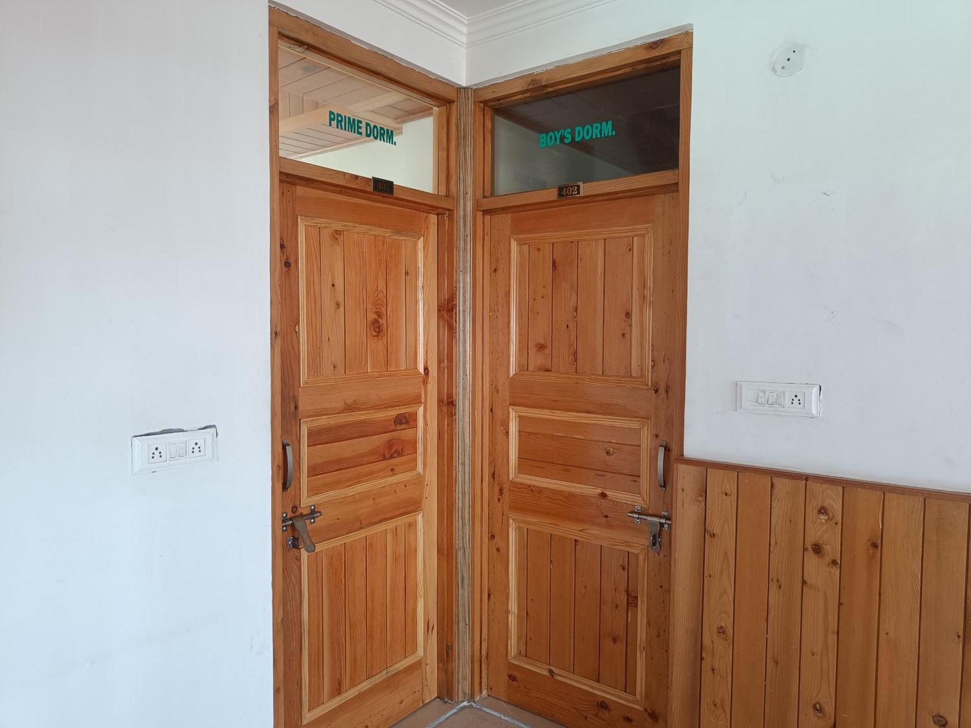 Leela Home Manāli Exterior foto